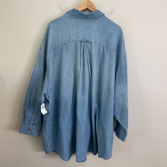 NEW Old Navy Womens Plus 3X Boyfriend Shirt Chambray Denim Relaxed Button Up Top - Picture 9 of 10